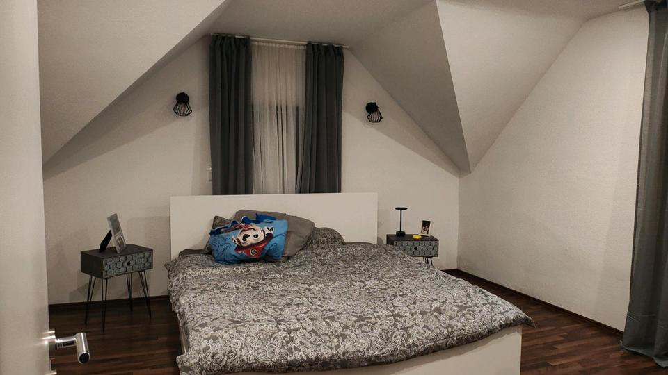 Einfamilienhaus Remscheid - 8 Zimmer, 250 m&sup2;, 360.000&euro; | Angebot:25660274