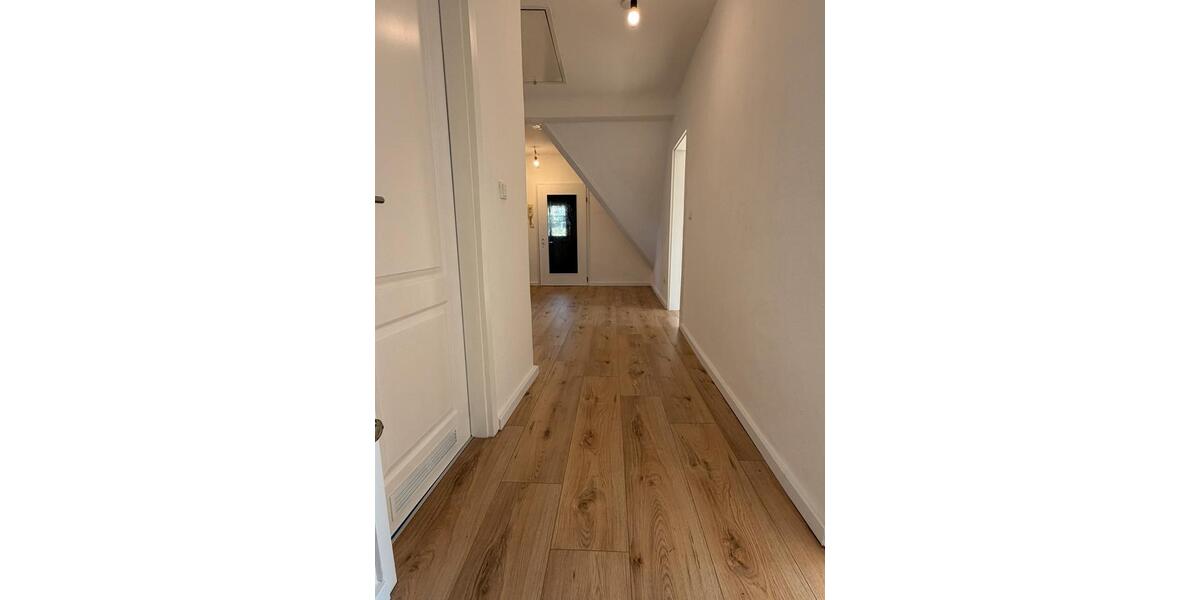 Dachgeschoßwohnung Remscheid Lüttringhausen - 2 Zimmer, 63 m&sup2;, 500&euro; | Angebot:25994220