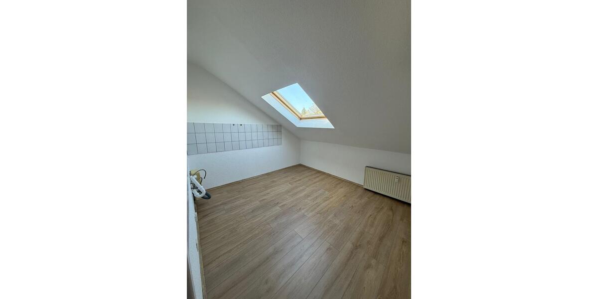 Dachgeschoßwohnung Wuppertal Unterbarmen - 3 Zimmer, 65 m&sup2;, 336&euro; | Angebot:25882174