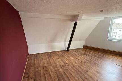 Wohnung Solingen Mitte - 3 Zimmer, 94 m&sup2;, 750&euro; | Angebot:25566385