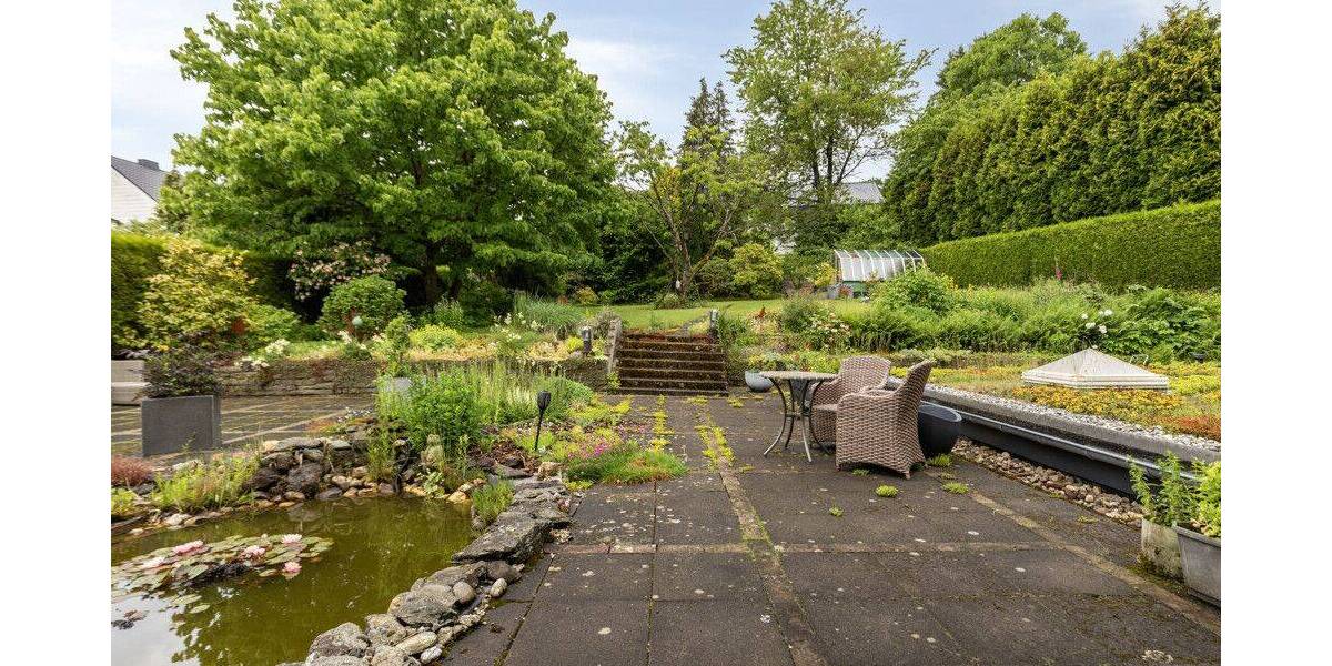 Großzügiges Einfamilienhaus mit einer Einheit für ein stilles Gewerbe - Einfamilienhaus Radevormwald Innenstadt | Angebot:26894787