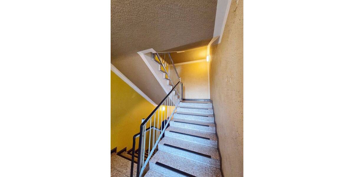 Etagenwohnung Bochum Querenburg - 5 Zimmer, 125 m&sup2;, 990&euro; | Angebot:26627294