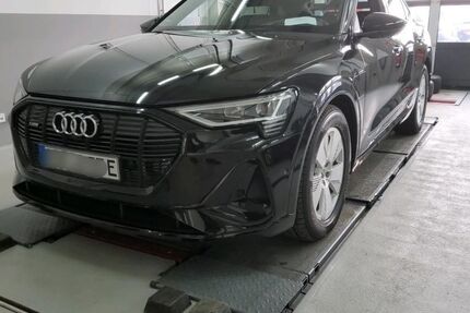 Audi e-tron 38.443 km 36.645 &euro; Hagen 58091