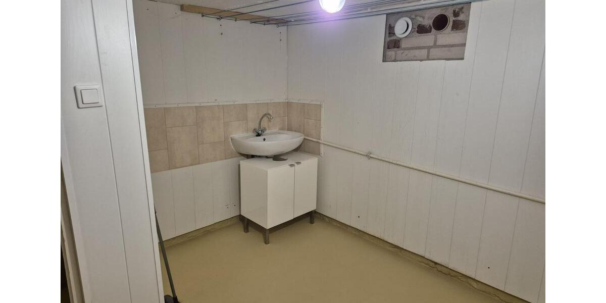 Erdgeschoßwohnung Remscheid Lüttringhausen - 3 Zimmer, 92 m&sup2;, 1.220&euro; | Angebot:25054986