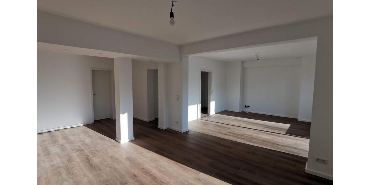 Erdgeschoßwohnung Hilden - 6 Zimmer, 155 m&sup2;, 2.050&euro; | Angebot:25793393