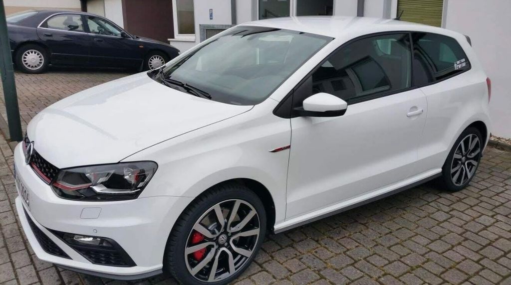 VW Polo 62.932 km 15.300 &euro; Essen 45355