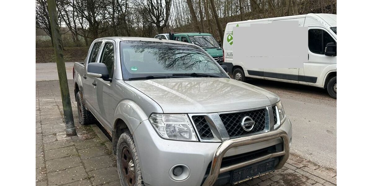 Nissan Navara 169.421 km 3.950 &euro; Essen 45356