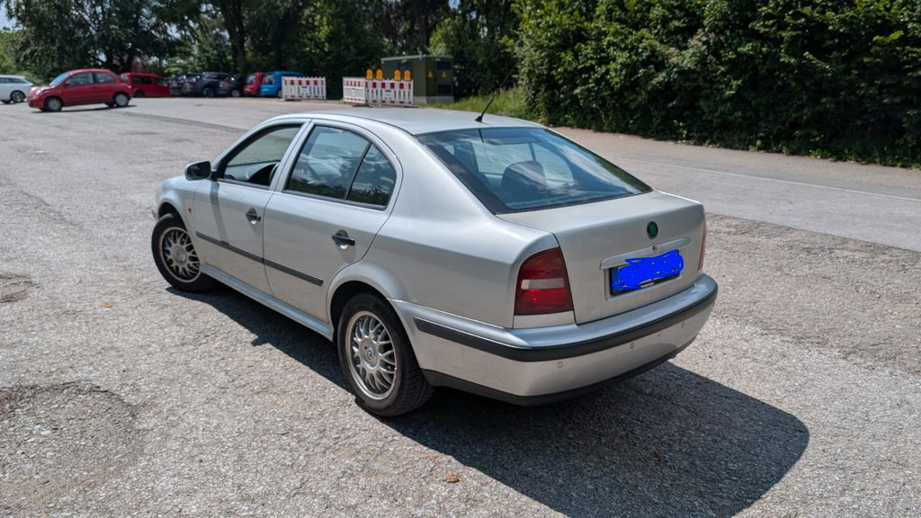 Skoda Octavia 104.500 km 3.500 &euro; Essen 45134