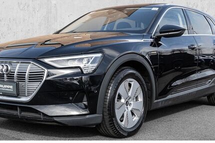 Audi e-tron 42.551 km 26.450 &euro; Düsseldorf 40474