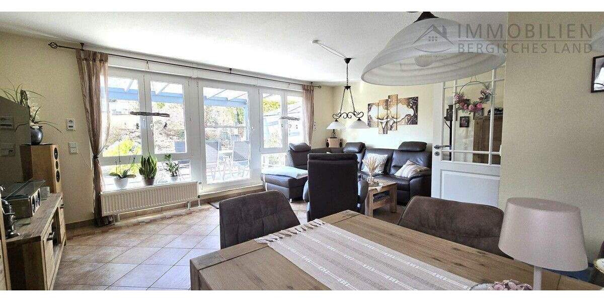 Doppelhaushälfte Hückeswagen Wiehagen - 5 Zimmer, 120 m&sup2;, 425.000&euro; | Angebot:25800230