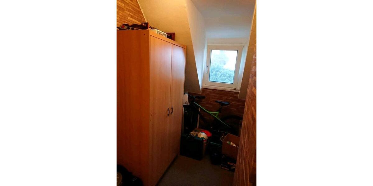 Dachgeschoßwohnung Wermelskirchen - 3.5 Zimmer, 60 m&sup2;, 135.000&euro; | Angebot:25887273