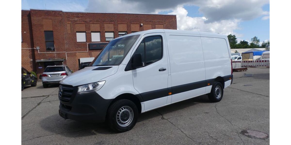 Mercedes-Benz Sprinter 211.500 km 17.950 &euro; Essen 45309