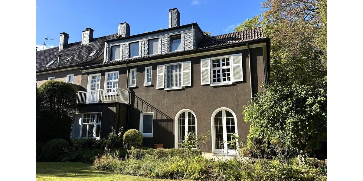 Villa Gelsenkirchen Buer - 12 Zimmer, 310 m&sup2;, 3.200&euro; | Angebot:22985202