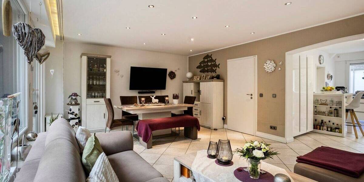 Reihenendhaus Mülheim an der Ruhr Mitte-Ost - 7 Zimmer, 184 m&sup2;, 559.000&euro; | Angebot:25799172