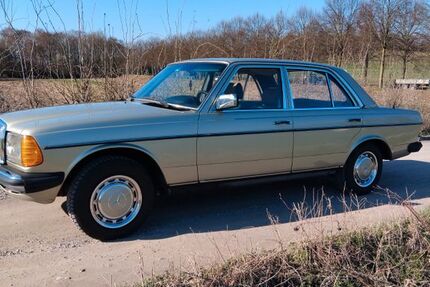 Mercedes-Benz 230 204.000 km 9.750 &euro; Essen 45309