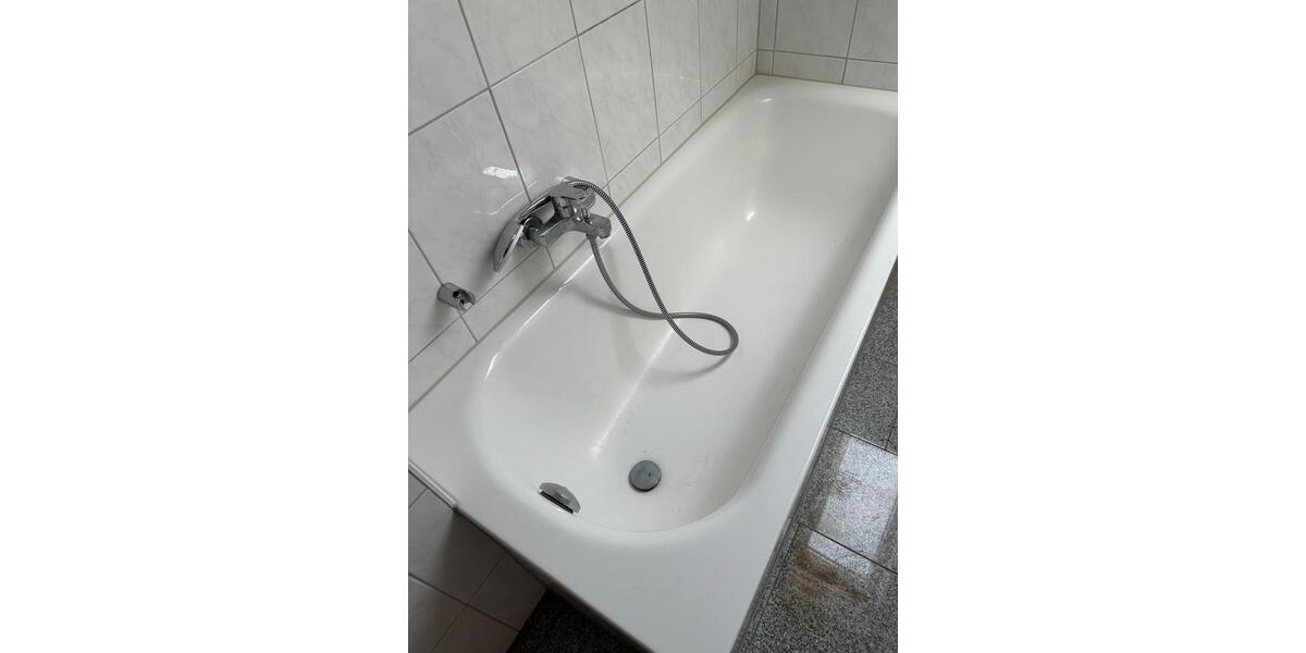 Dachgeschoßwohnung Duisburg Duisburg-Mitte - 3 Zimmer, 53 m&sup2;, 440&euro; | Angebot:25756995