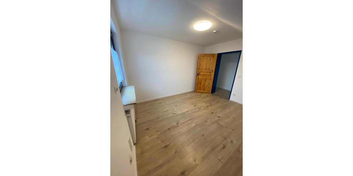 Dachgeschoßwohnung Wermelskirchen - 2 Zimmer, 35 m&sup2;, 350&euro; | Angebot:25850356
