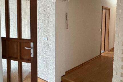 Wohnung Wuppertal Gemarkung Vohwinkel - 3 Zimmer, 120 m&sup2;, 900&euro; | Angebot:25751635