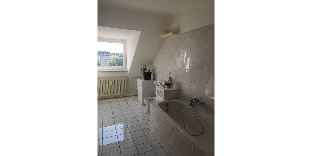 Etagenwohnung Düsseldorf Oberbilk - 2 Zimmer, 73 m&sup2;, 900&euro; | Angebot:26036663