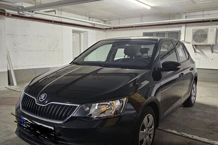 Skoda Fabia 52.200 km 8.300 &euro; Düsseldorf 40212