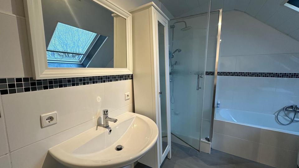 Dachgeschoßwohnung Solingen Höhscheid - 2 Zimmer, 64 m&sup2;, 675&euro; | Angebot:25171790