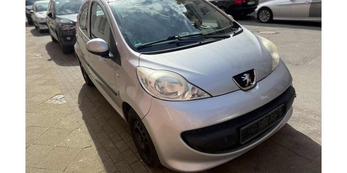 Peugeot 107 199.999 km 1.650 &euro; Bochum 44866