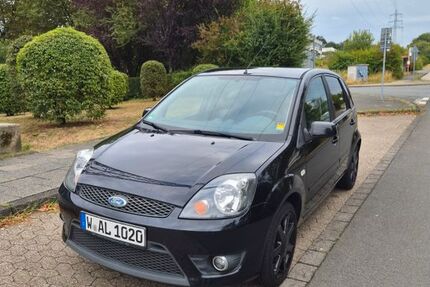 Ford Fiesta 105.000 km 2.490 &euro; Wuppertal 42327