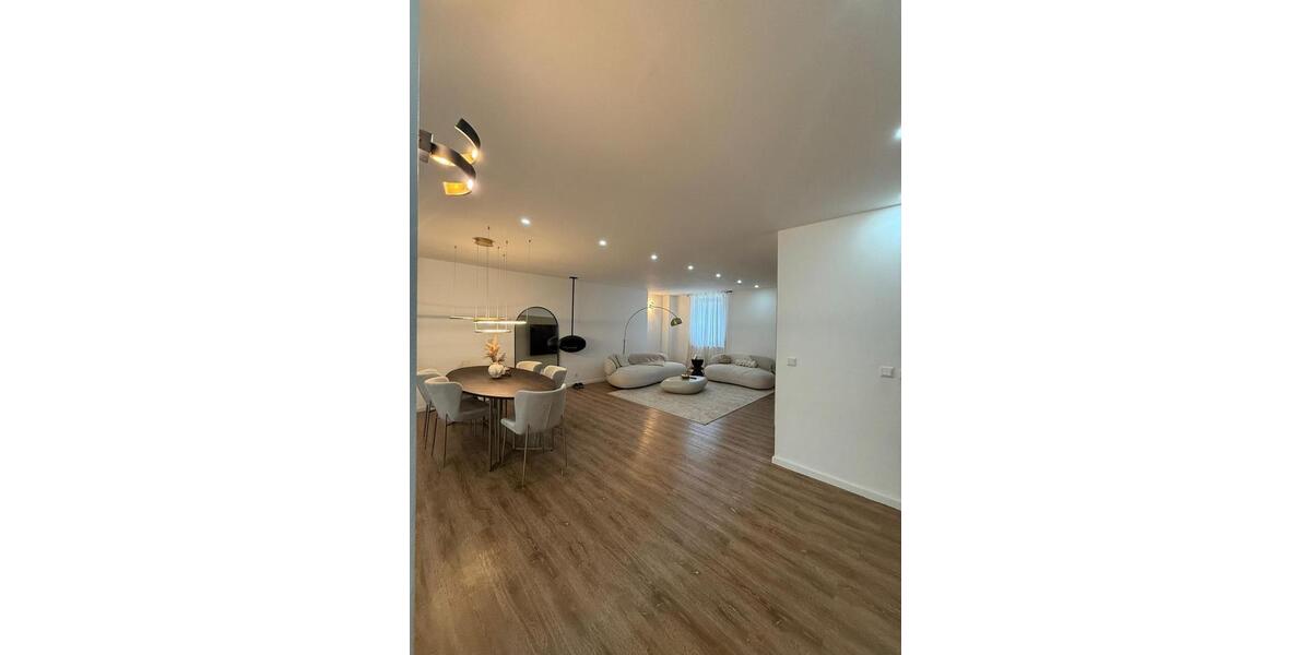 Bungalow Solingen Mitte - 4 Zimmer, 170 m&sup2;, 2.100&euro; | Angebot:27569773