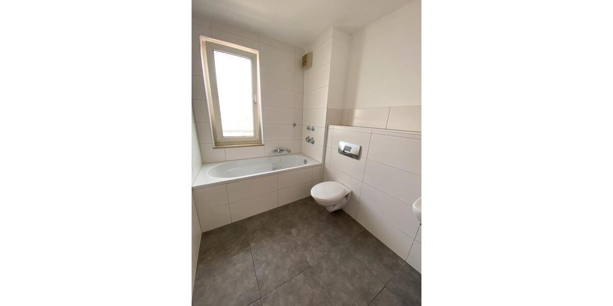 Etagenwohnung Wuppertal - 2 Zimmer, 72 m&sup2;, 800&euro; | Angebot:27544330