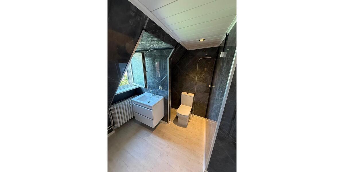Dachgeschoßwohnung Duisburg Angerhausen - 3 Zimmer, 55 m&sup2;, 550&euro; | Angebot:27581279