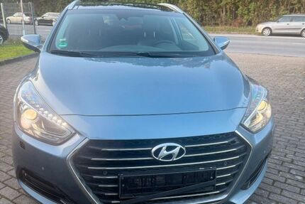 Hyundai i40 177.000 km 5.700 &euro; Duisburg 47239