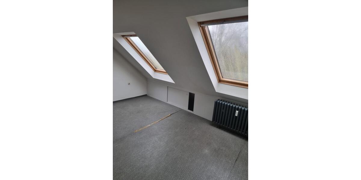 Dachgeschoßwohnung Gelsenkirchen Ückendorf - 3 Zimmer, 75 m&sup2;, 450&euro; | Angebot:27566381