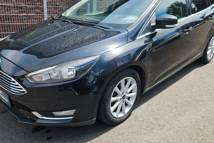 Ford Focus 156.712 km 5.899 &euro; Gevelsberg 58285