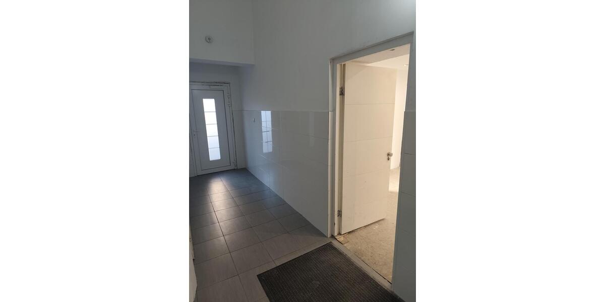 Erdgeschoßwohnung Essen Stadtbezirk VII - 4.5 Zimmer, 165 m&sup2;, 1.600&euro; | Angebot:25757008