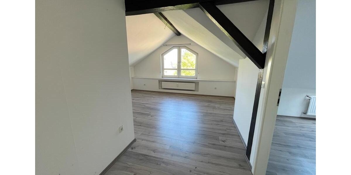 Dachgeschoßwohnung Herne Eickel - 2.5 Zimmer, 80 m&sup2;, 595&euro; | Angebot:26385461