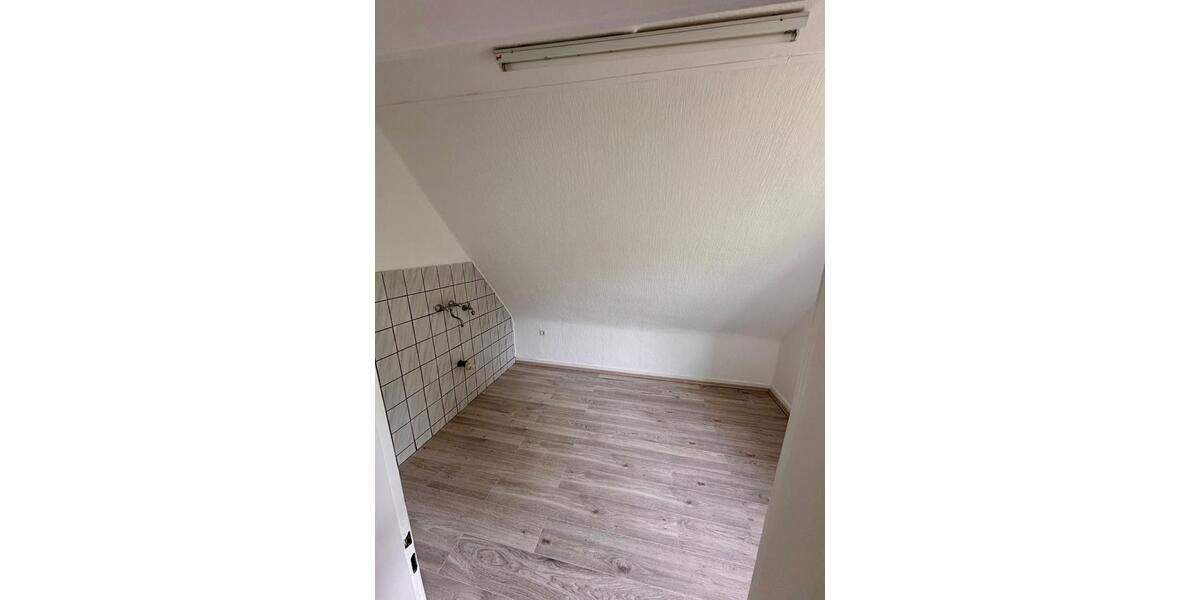 Dachgeschoßwohnung Solingen Ohligs - 3 Zimmer, 60 m&sup2;, 650&euro; | Angebot:27583768