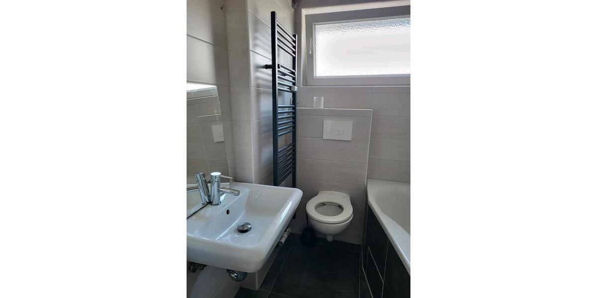 Dachgeschoßwohnung Essen Stadtbezirk V - 2.5 Zimmer, 47 m&sup2;, 650&euro; | Angebot:26003627