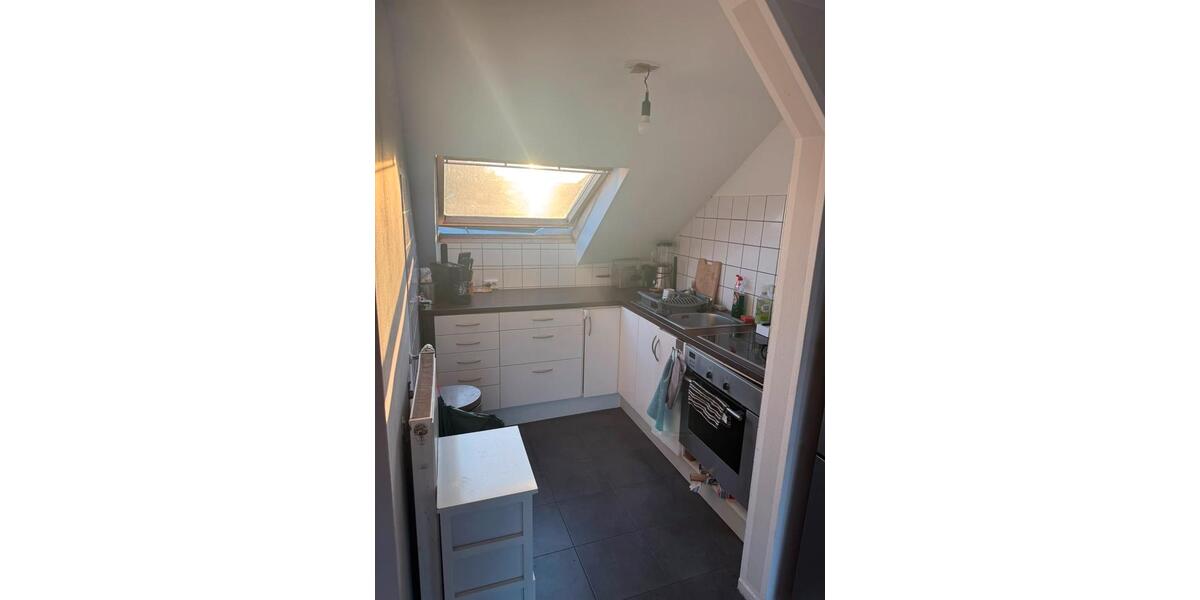 Dachgeschoßwohnung Mülheim an der Ruhr - 2 Zimmer, 50 m&sup2;, 750&euro; | Angebot:27543478