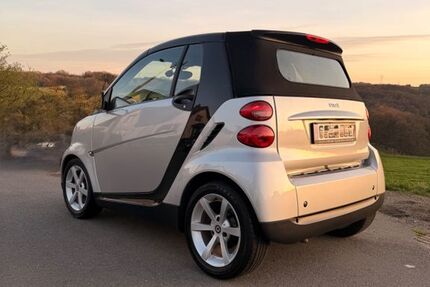 Smart ForTwo 97.500 km 5.700 &euro; Wuppertal 42103