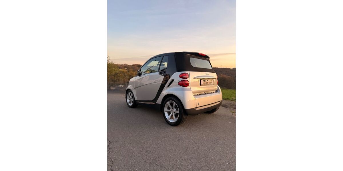 Smart ForTwo 97.500 km 5.700 &euro; Wuppertal 42103