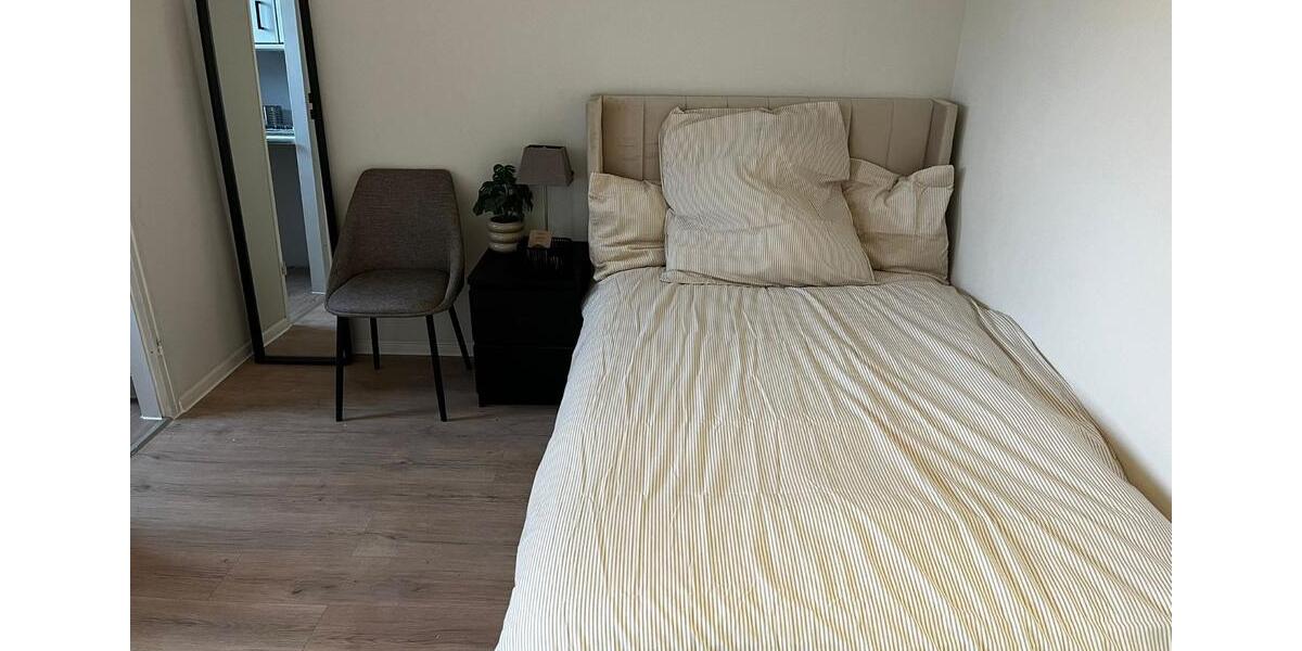 Etagenwohnung Düsseldorf Lörick - 1 Zimmer, 22 m&sup2;, 700&euro; | Angebot:25963984
