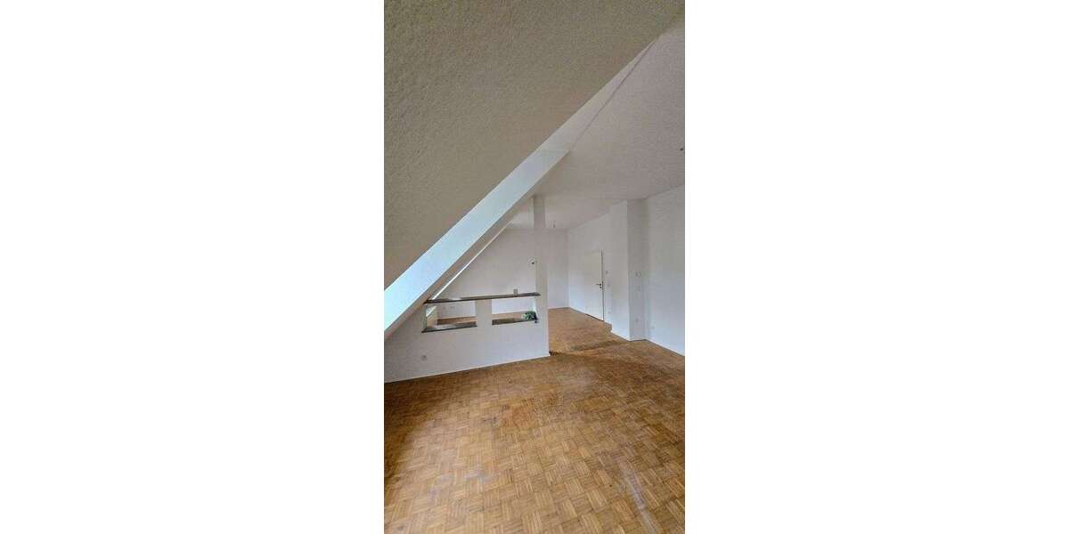 Etagenwohnung Wuppertal Barmen - 4 Zimmer, 102 m&sup2;, 858&euro; | Angebot:26950480
