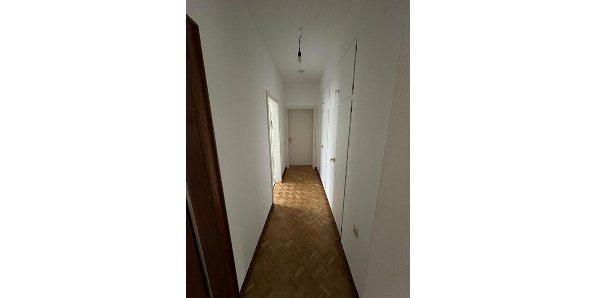 Erdgeschoßwohnung Remscheid - 3 Zimmer, 175 m&sup2;, 1.180&euro; | Angebot:24373427