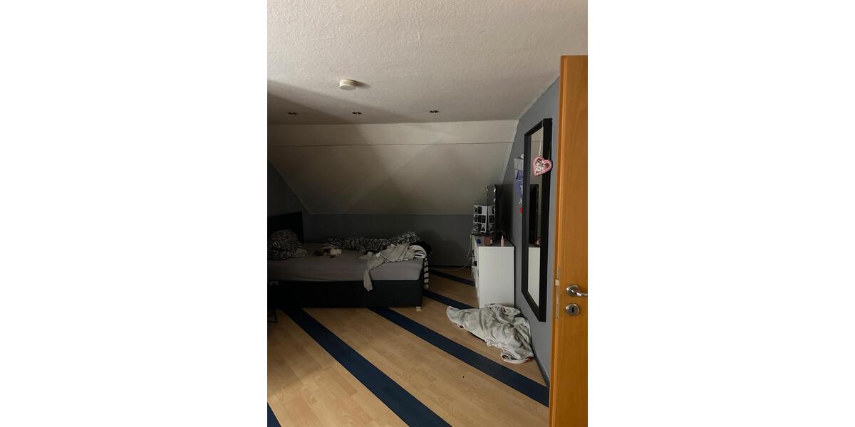 Dachgeschoßwohnung Duisburg Hamborn - 2 Zimmer, 70 m&sup2;, 690&euro; | Angebot:27566246