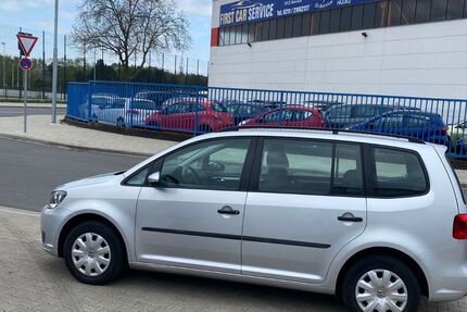 VW Touran 156.118 km 6.799 &euro; Düsseldorf 40599