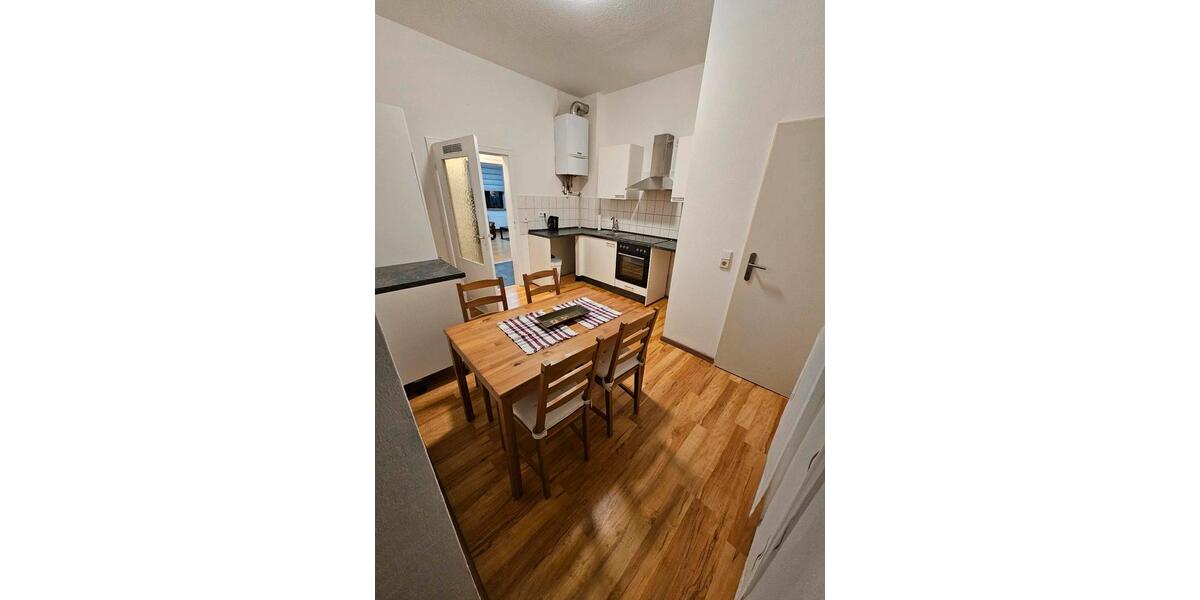 Etagenwohnung Duisburg Rheinhausen - 1 Zimmer, 82 m&sup2;, 700&euro; | Angebot:24272978