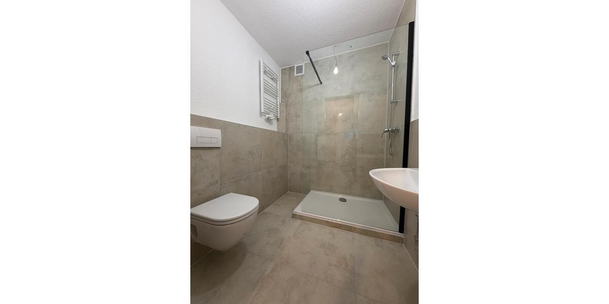 Etagenwohnung Duisburg Mittelmeiderich - 3 Zimmer, 85 m&sup2;, 1.100&euro; | Angebot:27555220