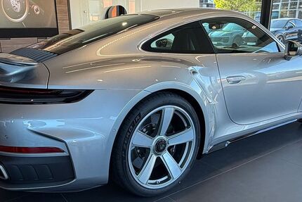 Porsche 992 1.840 km 269.800 &euro; Leichlingen 42799