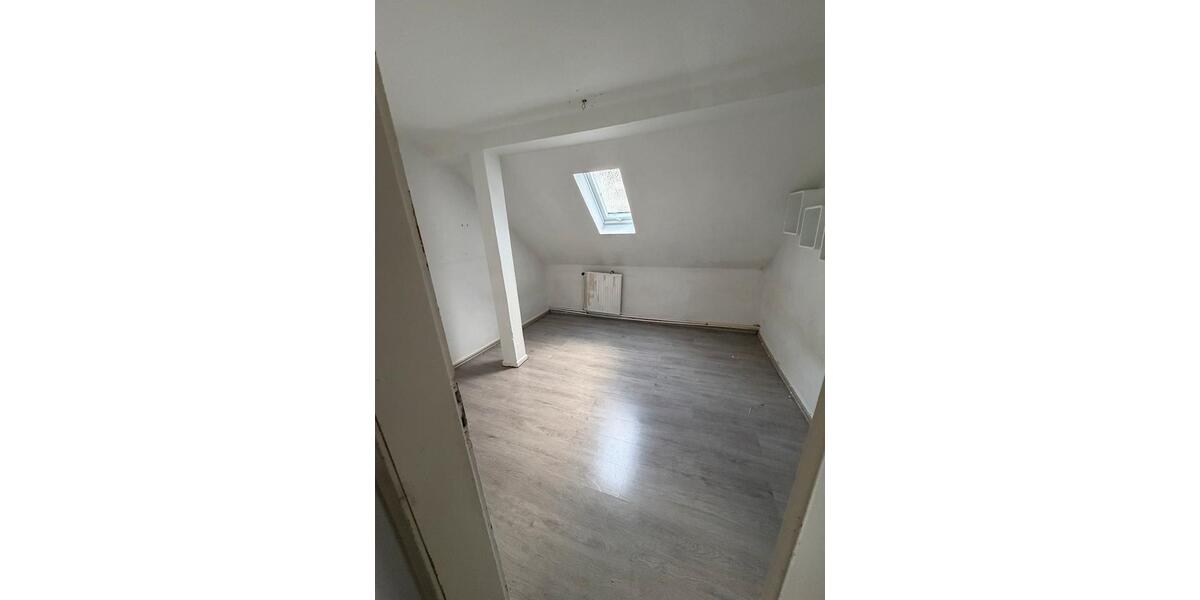 Dachgeschoßwohnung Gevelsberg - 3 Zimmer, 90 m&sup2;, 630&euro; | Angebot:27535142
