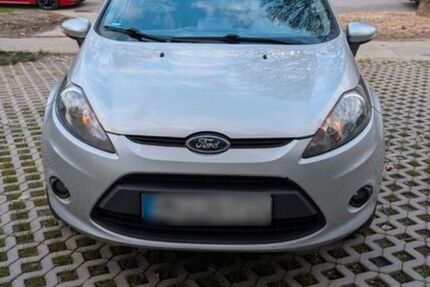 Ford Fiesta 99.980 km 3.200 &euro; Bochum 44789